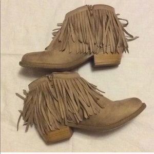 Cute fringe booties